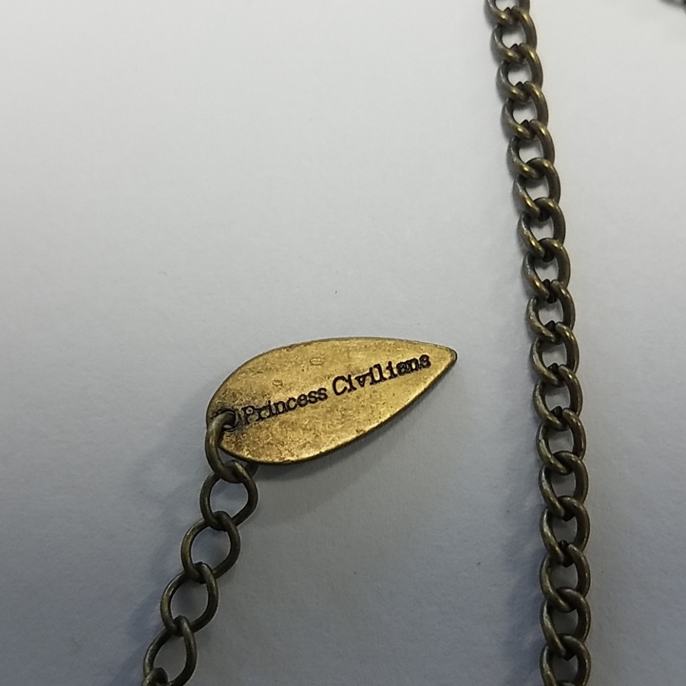 Heart and wings necklace - Picture 4 of 5